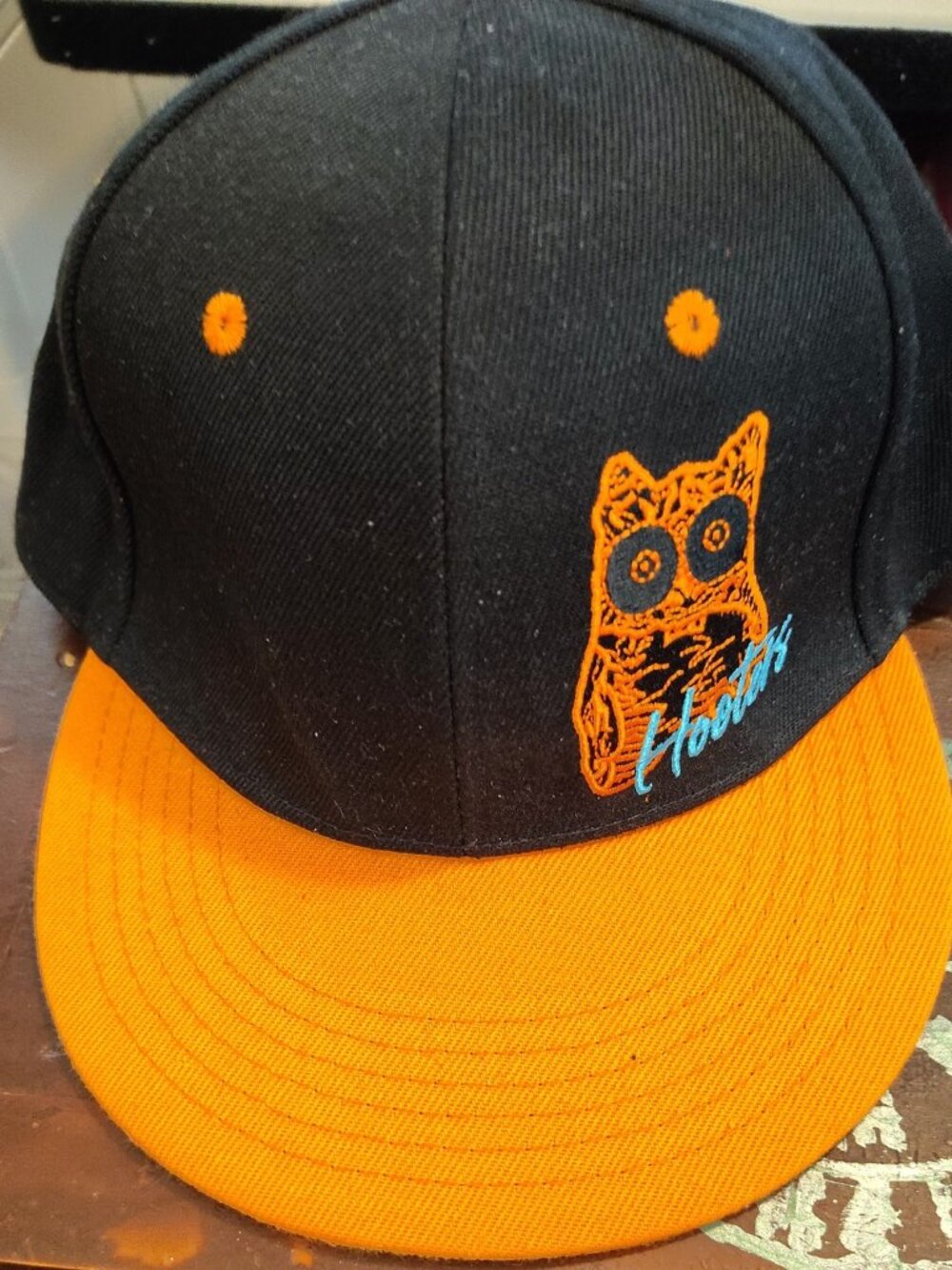 Hooters Hat Cap Snapback Hooters Restaurant Bar (H2)